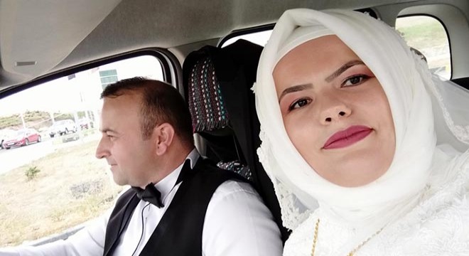 Evlilik yıl dönümünde, selde kaybolan eşi için gözyaşı döktü