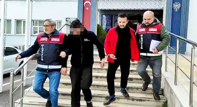 Evsiz olduğu için kaldığı hastanenin bilgisayarlarını çaldı