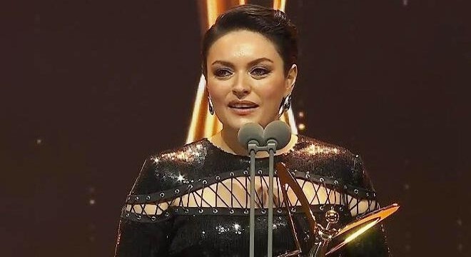 Ezgi Mola'dan Altın Kelebek'e damga vuran konuşma