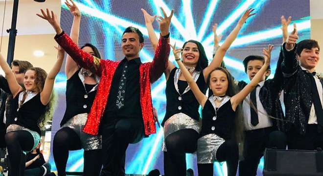 FHC'den AVM'de dans performansı