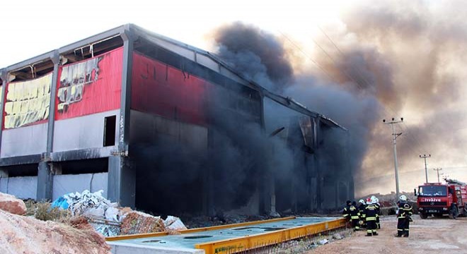 Fabrika yangını 9 saatte kontrol altına alındı