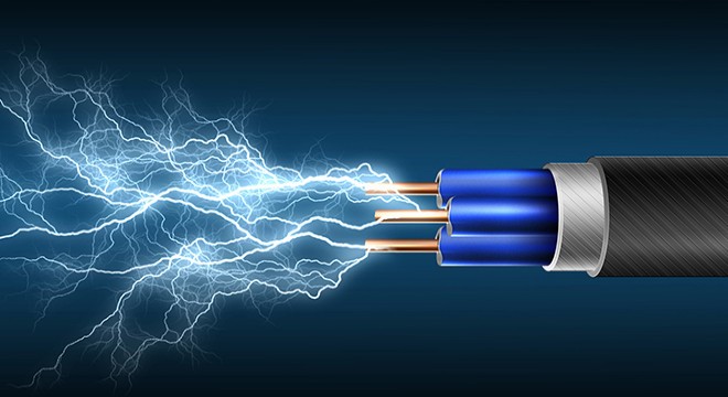 Fabrikada elektrik akımına kapılan 3 işçi yaralandı