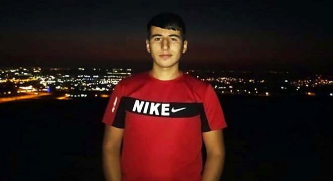 Fabrikanın çatısından düşen işçi öldü