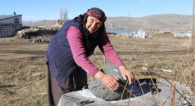 Faize nine, tuzu taştan çıkarıyor