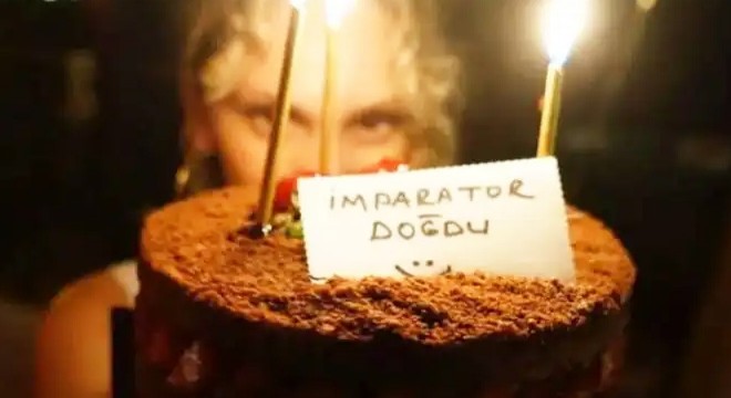 Farah doğum gününü kutladı: "İmparator doğdu"
