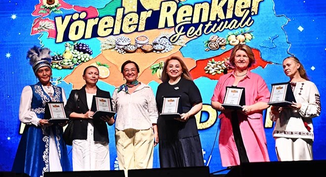 Farklı kültürler Antalya'da aynı meydanda buluşuyor