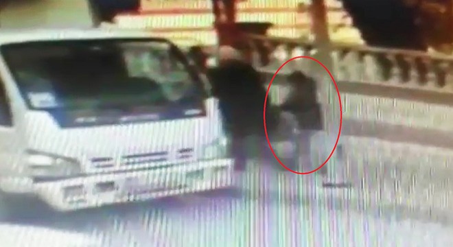 Fatih'te yankesicilik anları güvenlik kamerasında