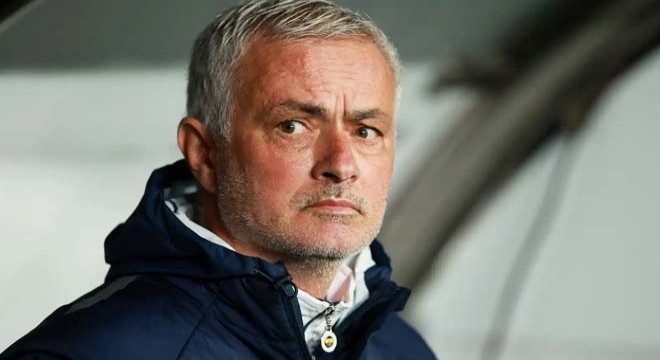 Fener den  Mourinho  kararı