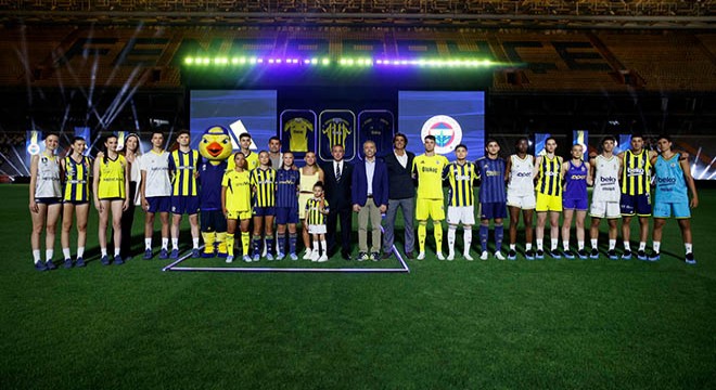 Fenerbahçe’de yeni sezon formaları tanıtıldı