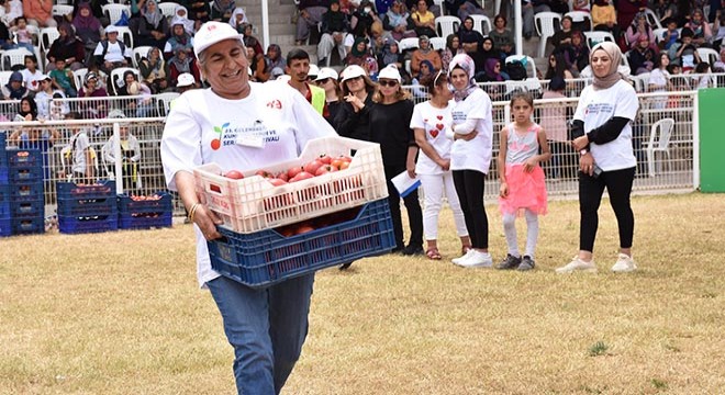 Festivalde kadınlar yarıştı