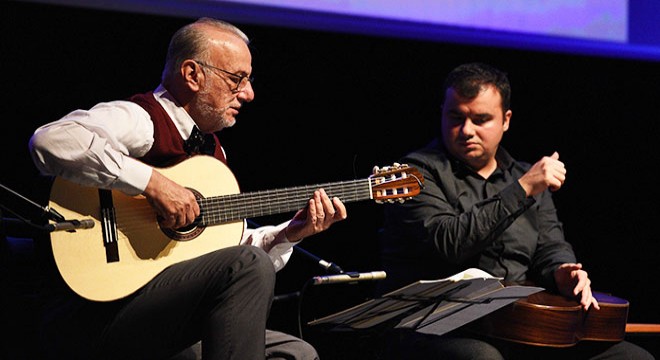 Festivalde ud-saz-gitar kardeşliği