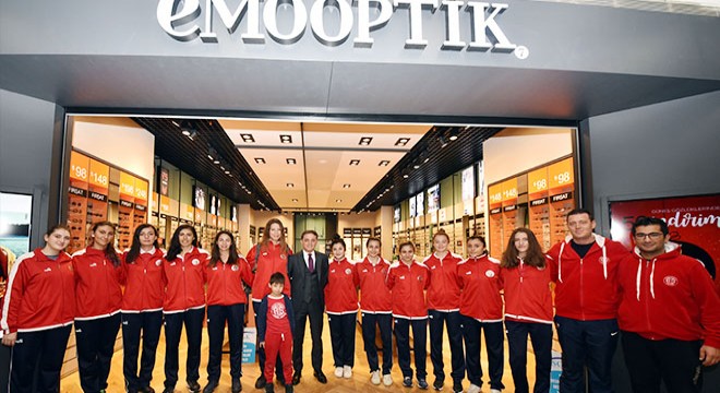 Filenin akrepleri Emooptik'i ziyaret etti