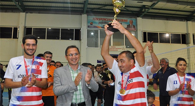 Finike'de Cumhuriyet Kupası heyecanı