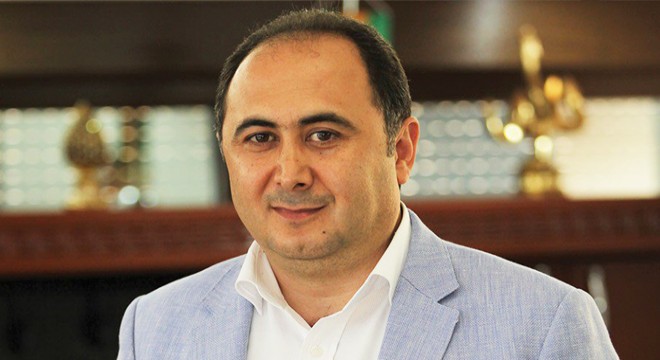 Finike'de eski başkanın evine tüfekle ateş açıldı
