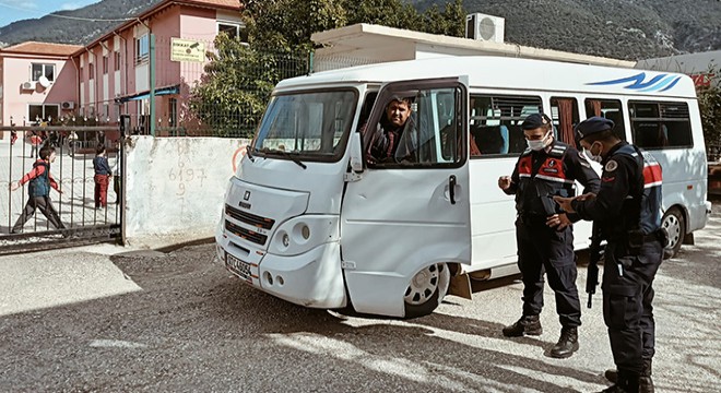 Finike'de okul servisleri denetlendi