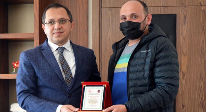 Finike'de örnek sürücülere plaket