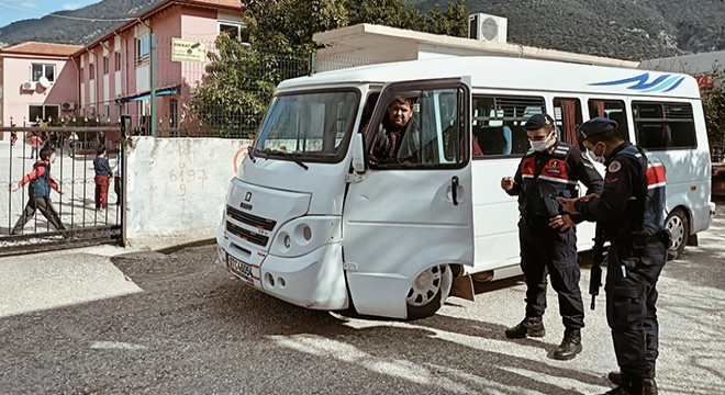 Finike de okul servisleri denetlendi