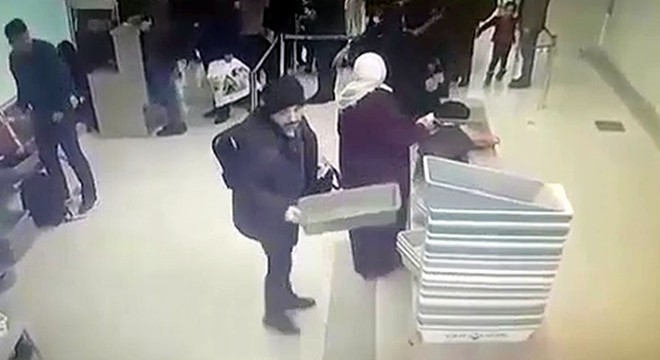 Firari yüzbaşı, havalimanında sahte kimlikle yakalandı