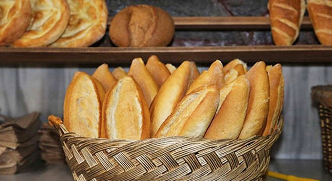 Fırına giren hırsızı sopa ile kovaladılar