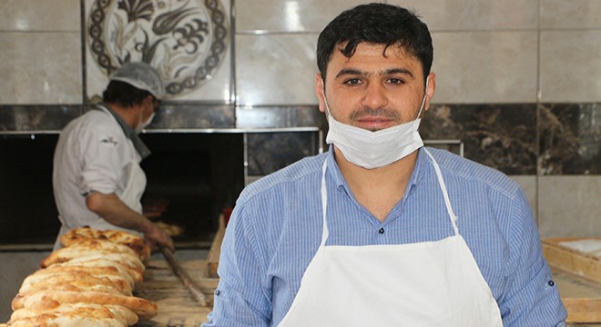 Fırıncıdan, iş yeri kapanan işçilere ekmek desteği