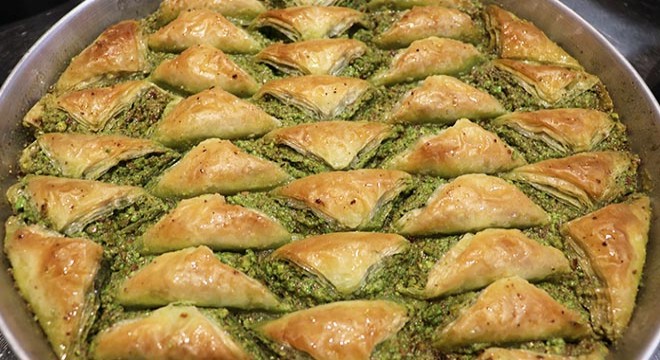 Fıstıkçılardan baklavacıların  stok  iddiasına tepki