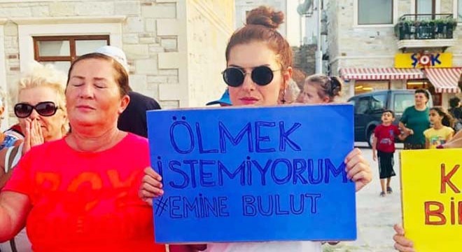 Foça'da kadın cinayetlerine tepki