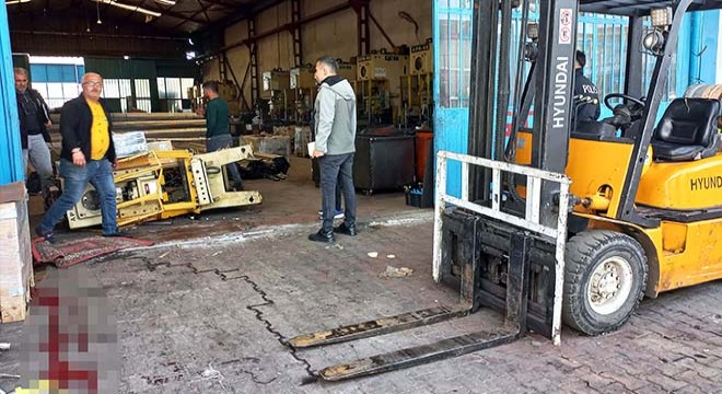 Forkliftten düşen pres makinesinin altında kalan işçi öldü