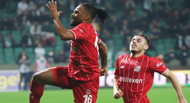 Fredy attı attırdı, Antalyaspor kaybetmedi