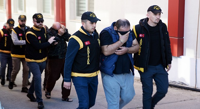 Fuhşun şifresi: Karpuz tarlasında bekliyorum