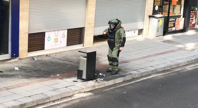 Fünye ile patlatılan poşetten çöp çıktı