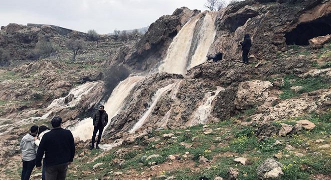 GAP Şelalesi, 3 yıl sonra yeniden akmaya başladı