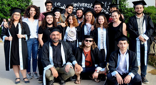 GSF'de mezuniyet sevinci
