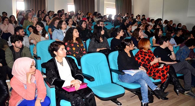 GSF de  kadın  konulu panel ve sergi