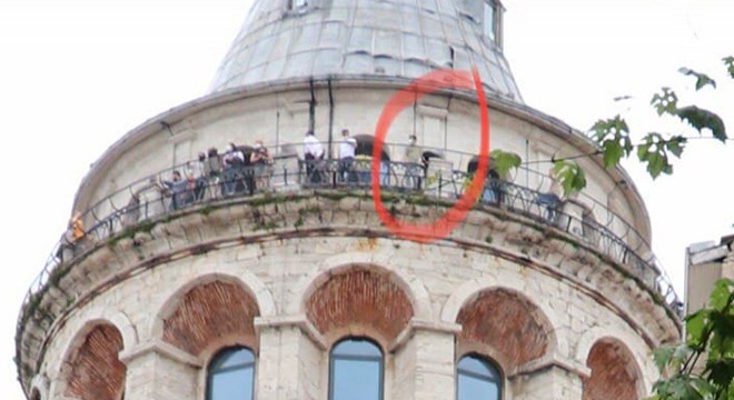 Galata Kulesi'nden atlayarak intihar etti