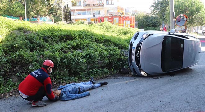 Garajdan çıktığı sırada yayaya çarptı