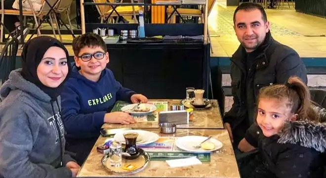 Gazeteci ve ailesinden kahreden haber