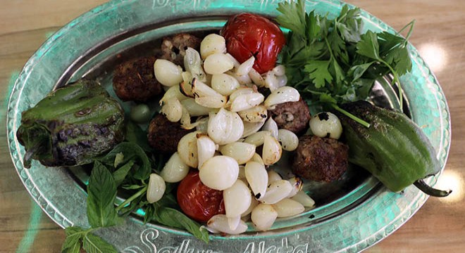 Gaziantep'te 'sarımsak kebabı' zamanı