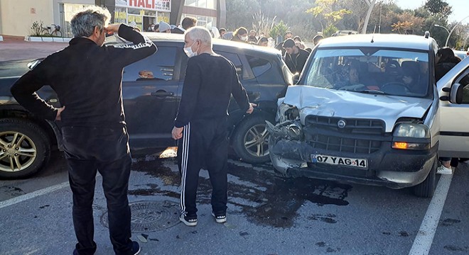 Gazipaşa'da kaza: 3 yaralı