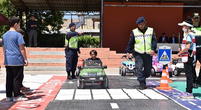 Gazipaşa'da öğrencilere trafik eğitimi