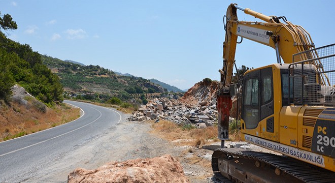 Gazipaşa-Alanya yolunda çalışma