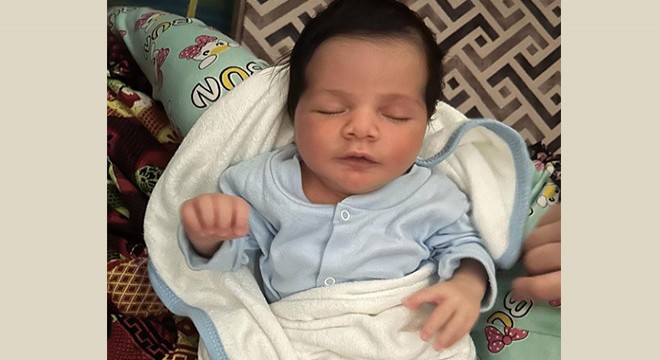 Gazze’deki barınakta doğan ‘Adem’ bebek mucizesi