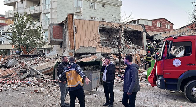 Gebze'de bina çöktü; kurtarma çalışması başlatıldı