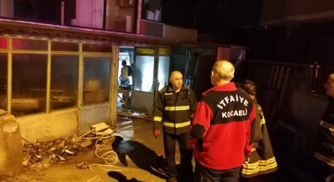 Gebze'de mobilya atölyesi yandı