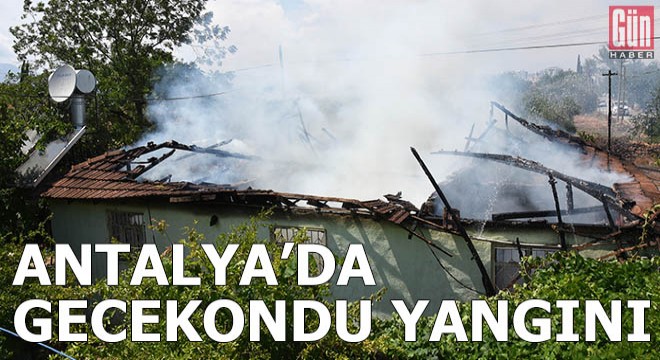 Gecekonduda yangın çıktı, yaşlı kadını komşusu kurtardı