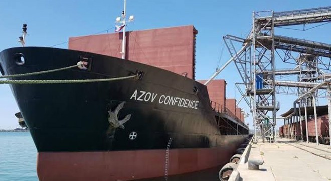 Gemide yangın çıktı; denize atlayan makinist kayboldu