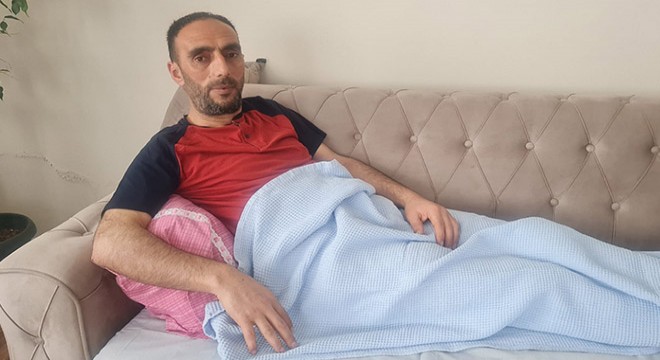 Genç kızı taciz eden kişiye tepki gösterdi, bıçaklandı