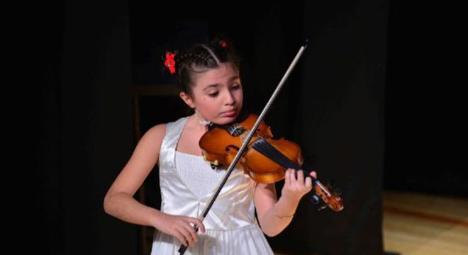 Genç yetenek İtalya'dan birincilikle döndü