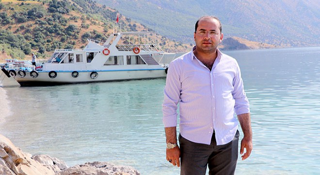 Gevaş Belediye Başkanı'na bıçaklı saldırı