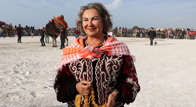 Geyikli Deve Güreşleri'nin ilk kadın ağası