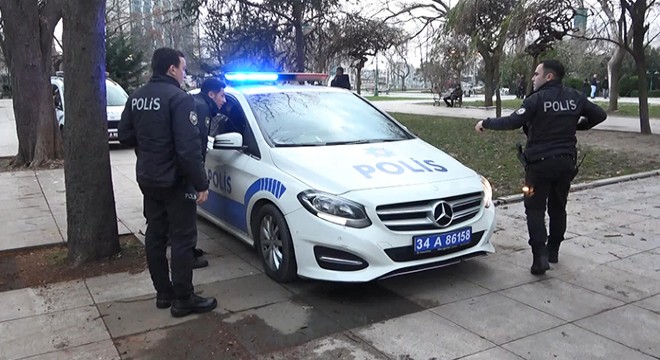 Gezi Parkı nda polislere bıçakla saldırdı: 2 polis yaralandı